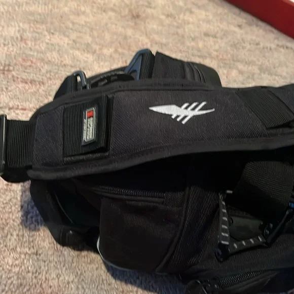 High sierra sports illustrated small duffle bag with strap.New - black color